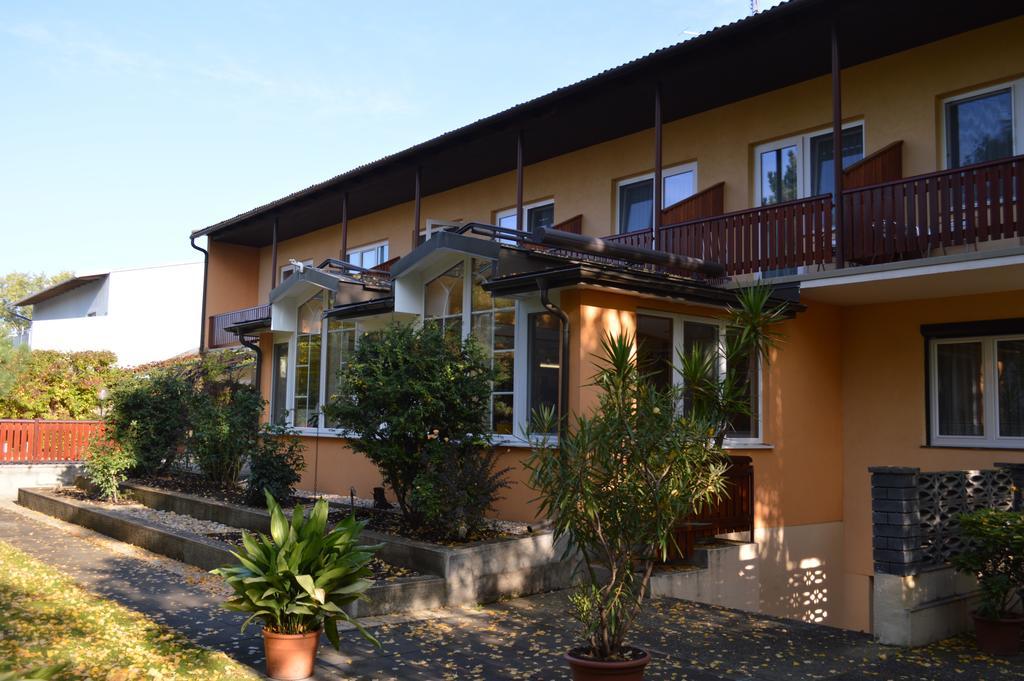 Die Pension Reeh Podersdorf am See Exterior photo